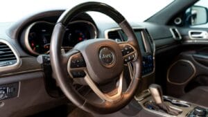 Jeep Grand Cherokee Summit 2017 Automatic almalakeamotors الملكية موتورز