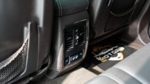 Jeep Grand Cherokee Summit 2017 Automatic almalakeamotors الملكية موتورز