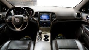 Jeep Grand Cherokee Summit 2017 Automatic almalakeamotors الملكية موتورز