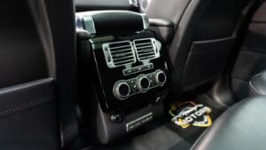 Land Rover Range Rover Vogue Super charged 2019 Automatic 99٬000 Km 8 Cylinder Four Wheel Drive (4WD) SUV Silver almalakea motors qatar