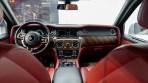 Rolls-Royce Cullinan 2019 Automatic 82٬000 Km 12 Cylinder Four Wheel Drive (4WD) SUV White